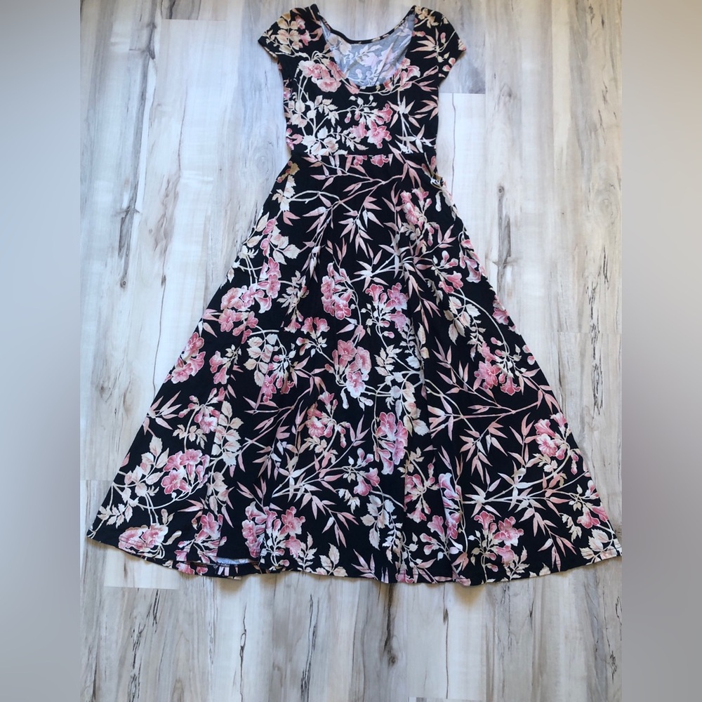 Blossoms Black Pink Floral Cotton Fit & Flare Midi Dress Scoop Neck Cap Sleeve M